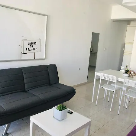 Korona Apartments-sea View Apartament *